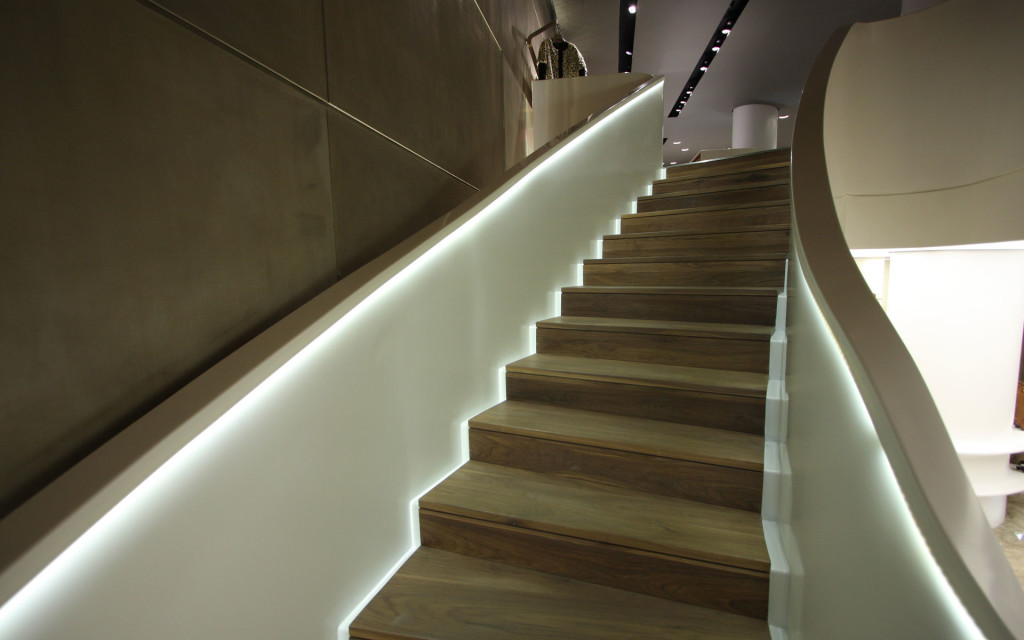 Варианты подсветки лестницы | Блог Ангстрем